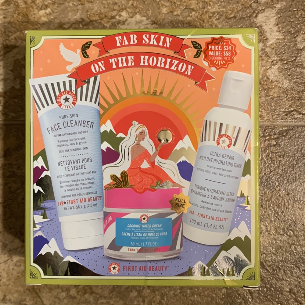 First Aid Beauty Fab Skin on the Horizon Gift Set